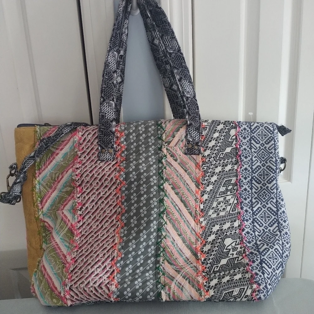 Demdaco Your Journey Multi ColorWeekender Bag Tote - Picture 2 of 14